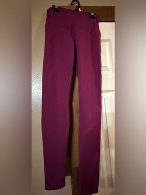 ALO Yoga Burgandy Leggings